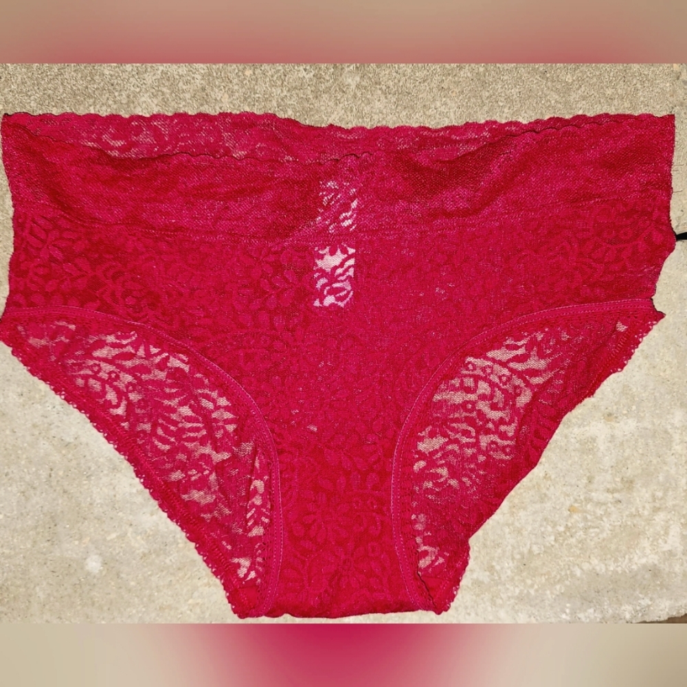 Lace Undies Set of 5 + FREE Black Pair!